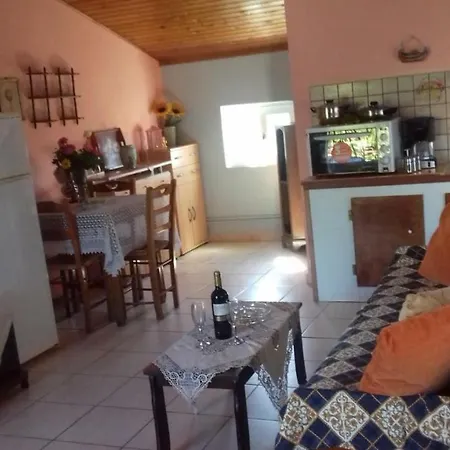 Apartment Dimitra *